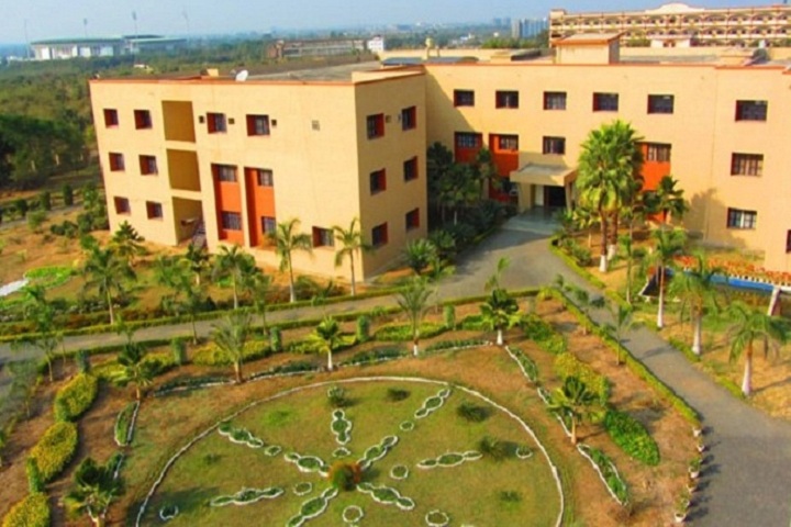 https://cache.careers360.mobi/media/colleges/social-media/media-gallery/2539/2018/10/30/Buliding of St Vincent Pallotti College of Engineering and Technology Nagpur_Campus-View.jpg